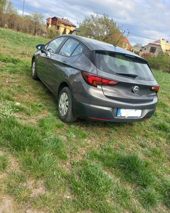 Opel Astra cena 46000 przebieg: 78000, rok produkcji 2016 z Gdynia małe 379